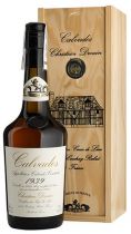 Кальвадос Calvados Coeur de Lion, wooden box 1939 - 0,7 л Кальвадос Calvados Coeur de Lion, wooden box 1939 - 0,7 л