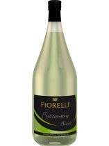 Напиток на основе вина Fiorelli Frizzantino Bianco белый полусладкий 1.5 л 7.5% Напиток на основе вина Fiorelli Frizzantino Bianco белый полусладкий 1.5 л 7.5%