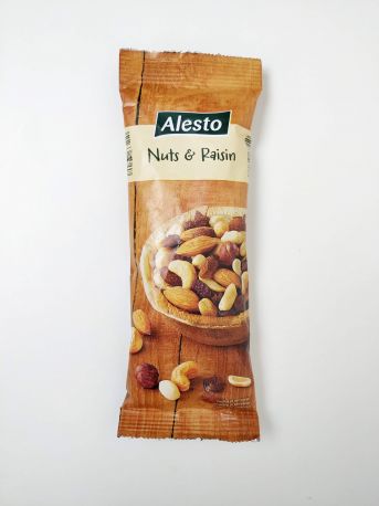 Смесь изюма с орехами Alesto Nuts&Raisin 100 г Италия - Фото 1