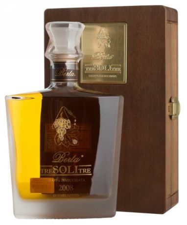 Граппа Tre Soli Tre, wooden box 0,7 л