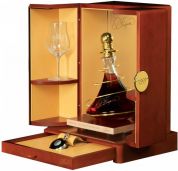 Коньяк Cuvee Pierre Frapin 1888 Le Prestige du Temps (gift box), 0.7 л Коньяк Cuvee Pierre Frapin 1888 Le Prestige du Temps (gift box), 0.7 л