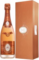 Шампанское "Cristal" Rose AOC, 2005, gift box, 1.5 л Шампанское "Cristal" Rose AOC, 2005, gift box, 1.5 л