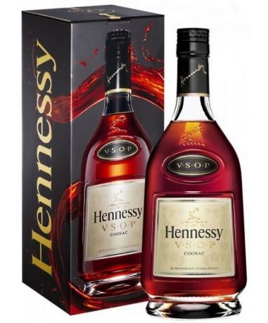 Коньяк Hennessy VS 4 года выдержки 0.5 л 40% в подарочной упаковке