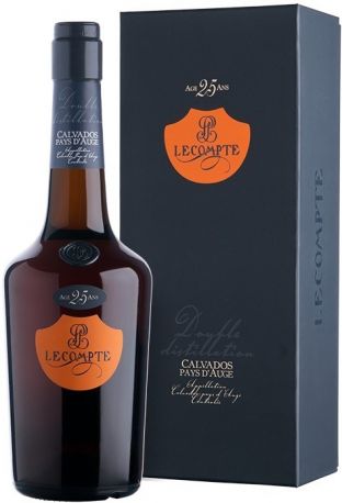 Кальвадос Lecompte, Pays d'Auge, 25 years, gift box, 0.7 л