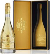 Игристое вино Artemovsk Winery, "Soloking" White medium-dry, gift box Игристое вино Artemovsk Winery, "Soloking" White medium-dry, gift box