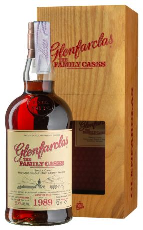 Виски Glenfarclas Family Cask 1989 W18 #13010, wooden box 1989 - 0,7 л