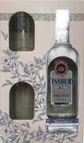 Джин Finsbury Platinum 0.7 л 47% с двумя стаканами в подарочной упаковке Джин Finsbury Platinum 0.7 л 47% с двумя стаканами в подарочной упаковке