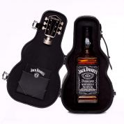 Теннесси Виски Jack Daniel's Old No.7 0.7 л 40% в футляре гитары Теннесси Виски Jack Daniel's Old No.7 0.7 л 40% в футляре гитары