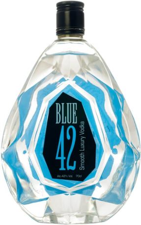 Водка Old St Andrews Blue 42 Luxury Vodka in diamond bottle 0.7 л 42%