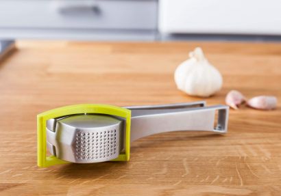 Пресс для чеснока Tomorrow's Kitchen Garlic Press 16 см - Фото 3